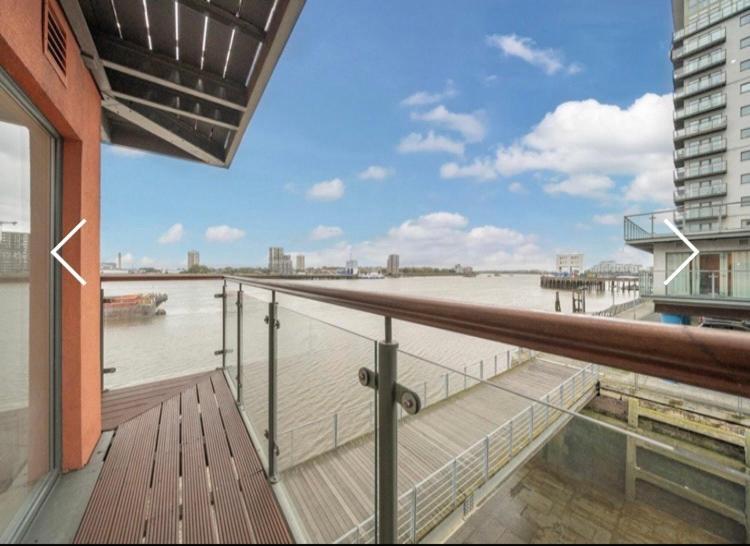 Amazing River View 2 Bedroom Apartment, Sleeps 6 , Balcony And Parking Leilighet *