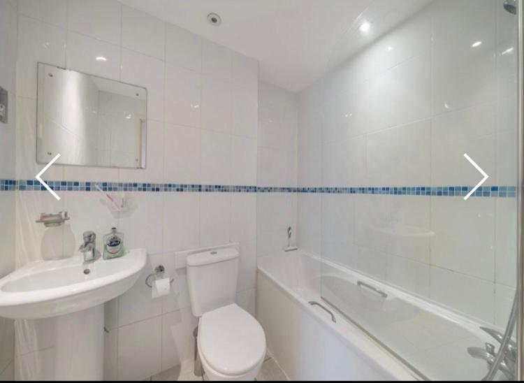 Amazing River View 2 Bedroom Apartment, Sleeps 6 , Balcony And Parking Leilighet London