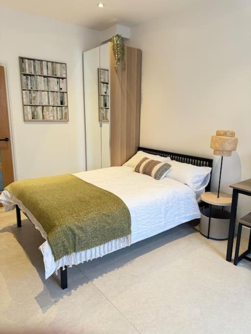 Chic E10 Apartment London