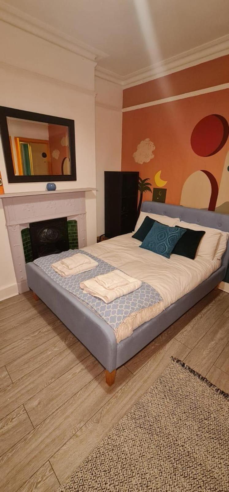 Holiday home Claremont - London