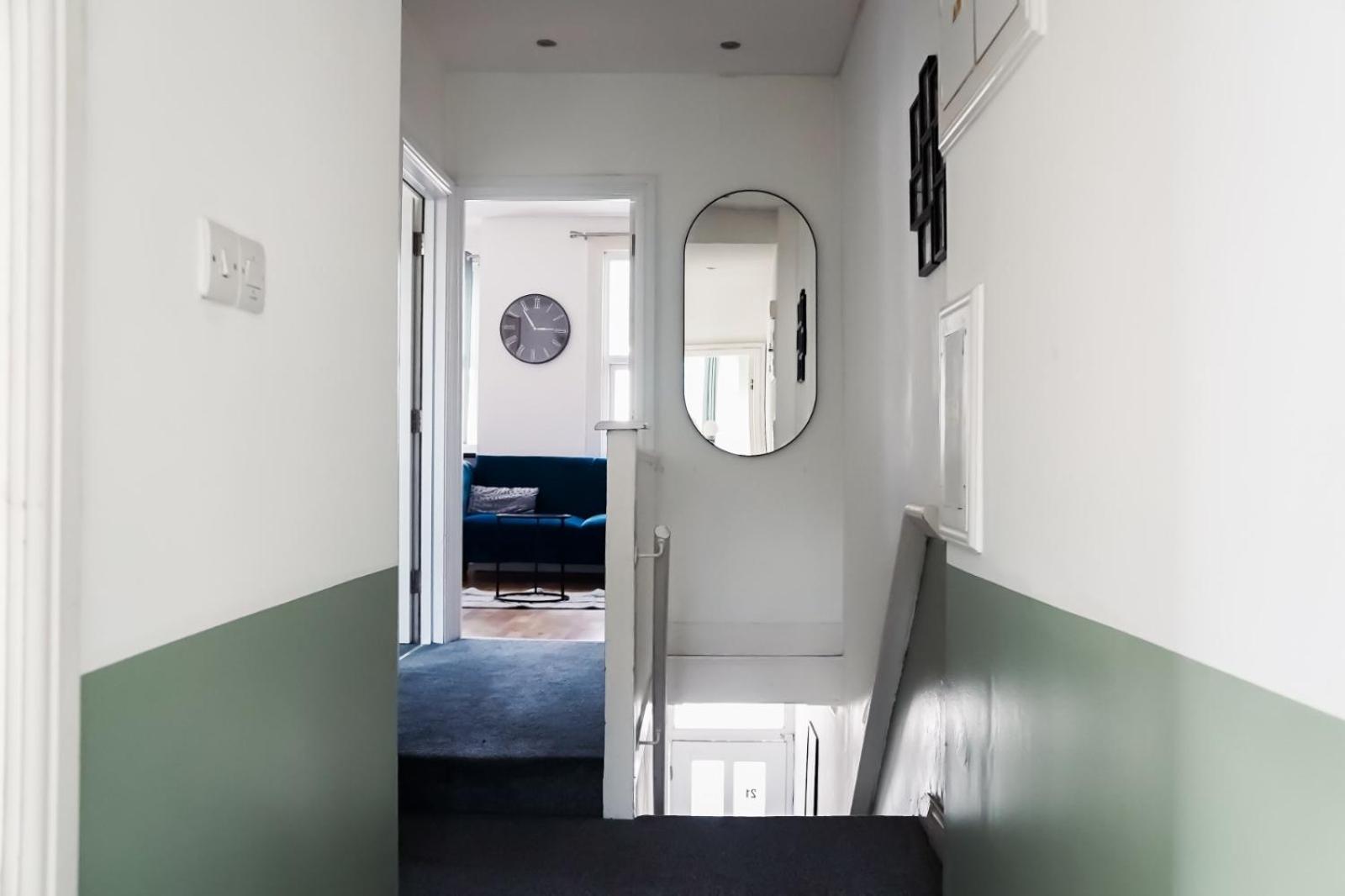 Modern Cosy 2 Bedroom House In Tooting Apartment *