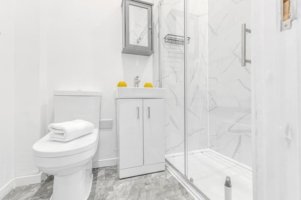 Lux Kensington 2br With Ac - Sleeps Up To 9 Apartamento Londres