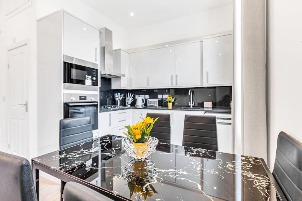 Lux Kensington 2br With Ac - Sleeps Up To 9 *