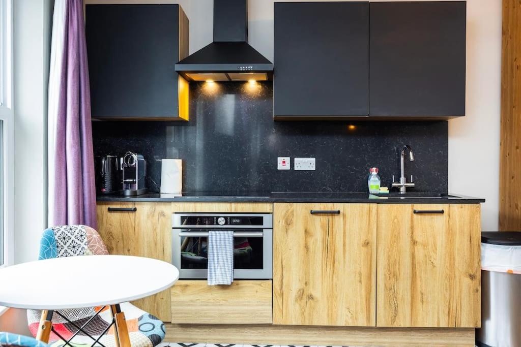Cosy Modern In The Heart Of Balham * London