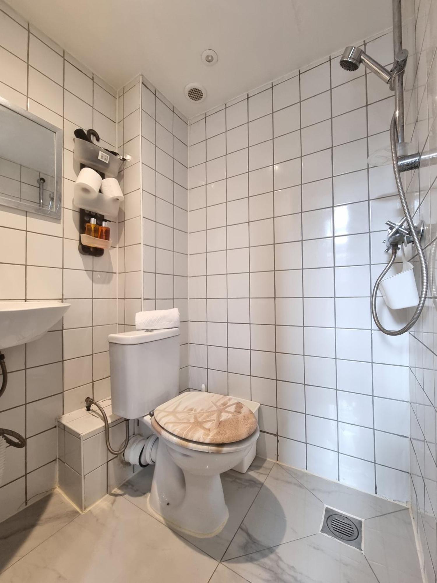 Charming In Near Apartment
