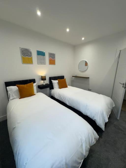 The Upper Tooting Beauty - 2bed Ground Floor Flat * London