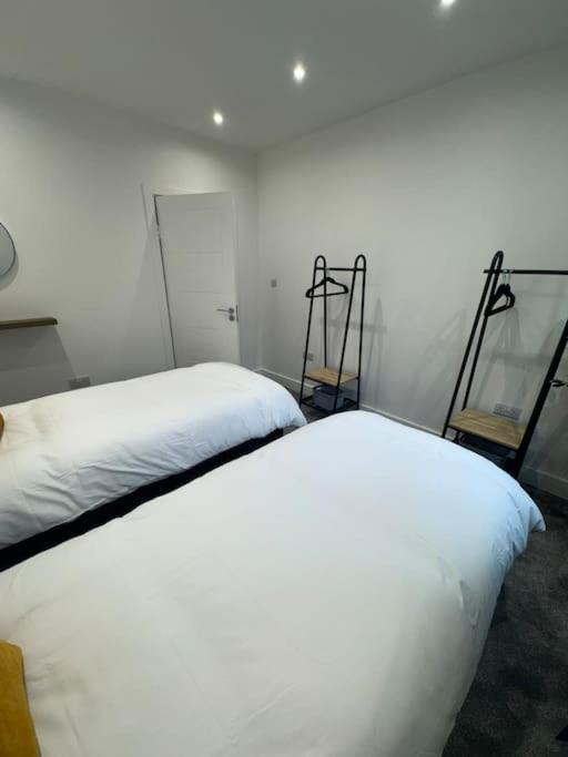 The Upper Tooting Beauty - 2bed Ground Floor Flat Apartment