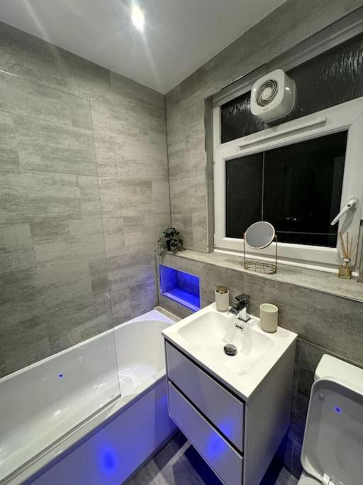 The Upper Tooting Beauty - 2bed Ground Floor Flat Apartment London