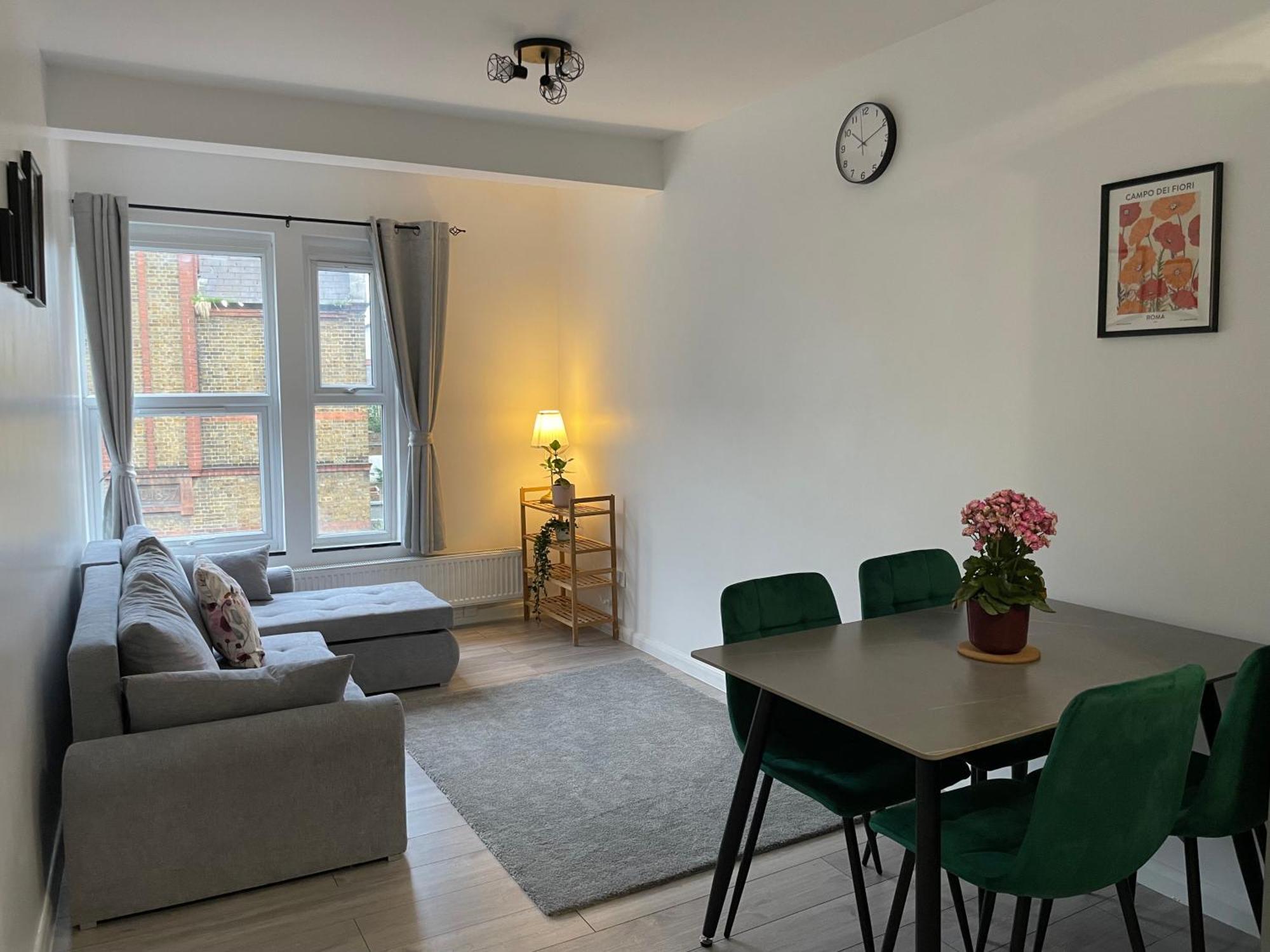 Seven Sisters Hideaway Apartment *