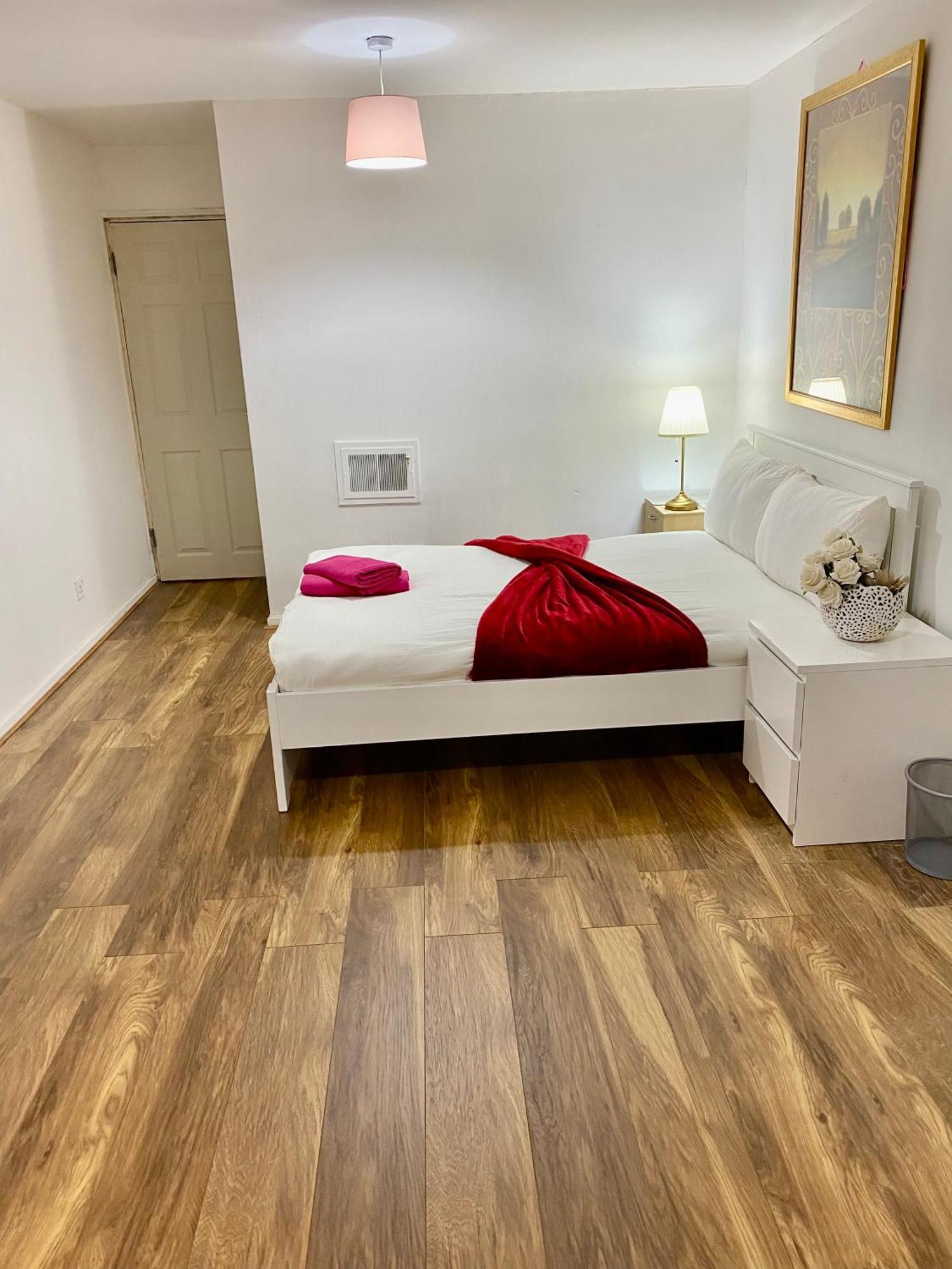 3 Bedroom Flat, Oxford Circus, W1w Apartment