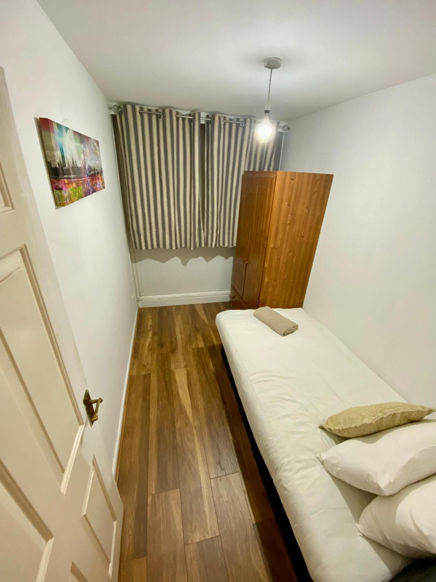 3 Bedroom Flat, Oxford Circus, W1w Apartment