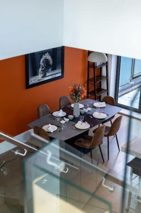 Stylishly Designed 4 Bedroom Londres
