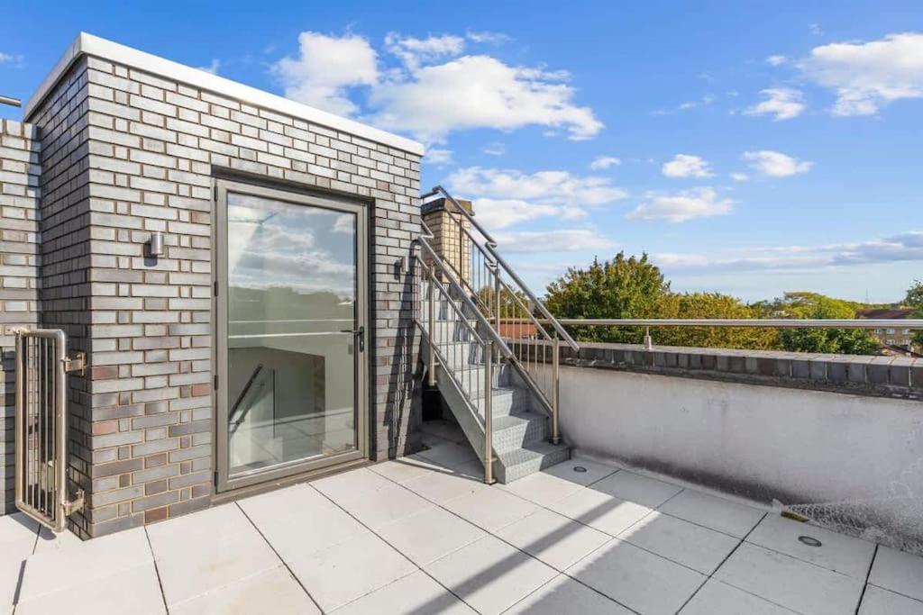 Stylishly Designed 4 Bedroom Apartamento