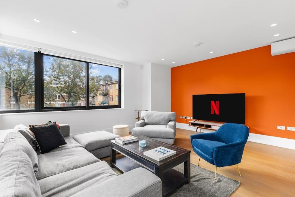 Stylishly Designed 4 Bedroom Apartamento Londres