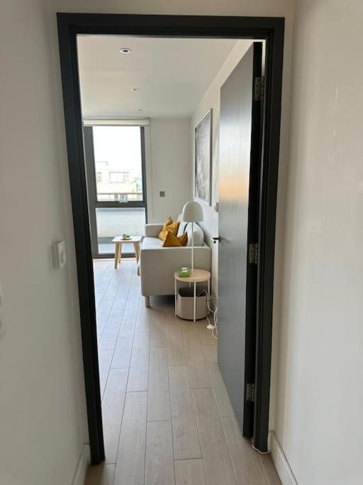 Modern Islington 1br Flat On Regent's Canal * London