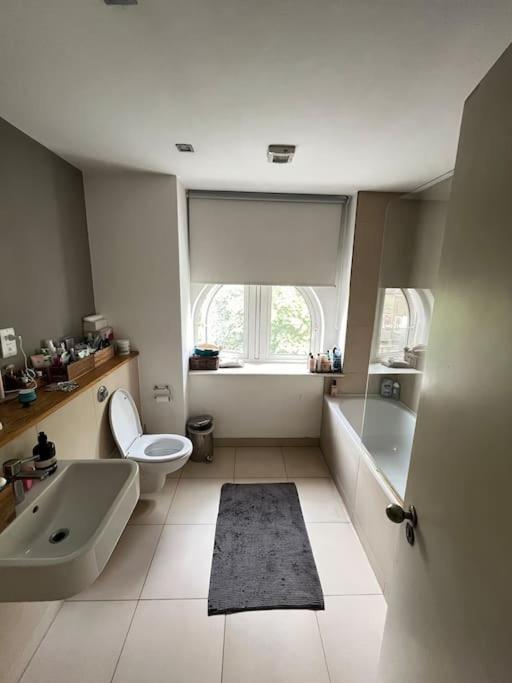 Apartment Charming Canal-side Flat Near Iconic Portobello Rd London