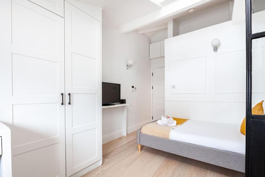 Fabulous In Paddington * London