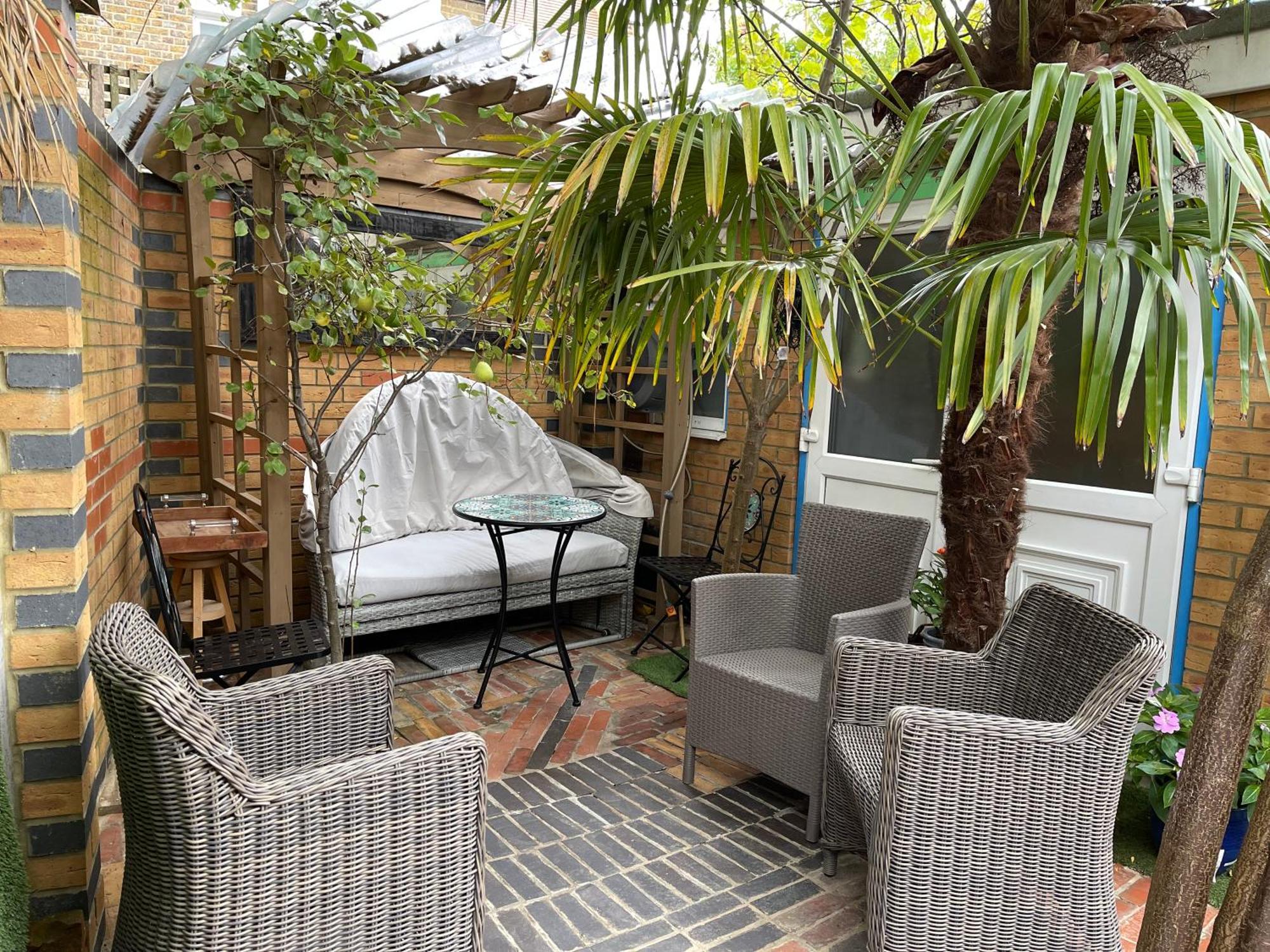 Villa Luxe 4 Bedroom House With 4 Bathrooms - Elizabeth Line & Acton Stations At Walking Distance