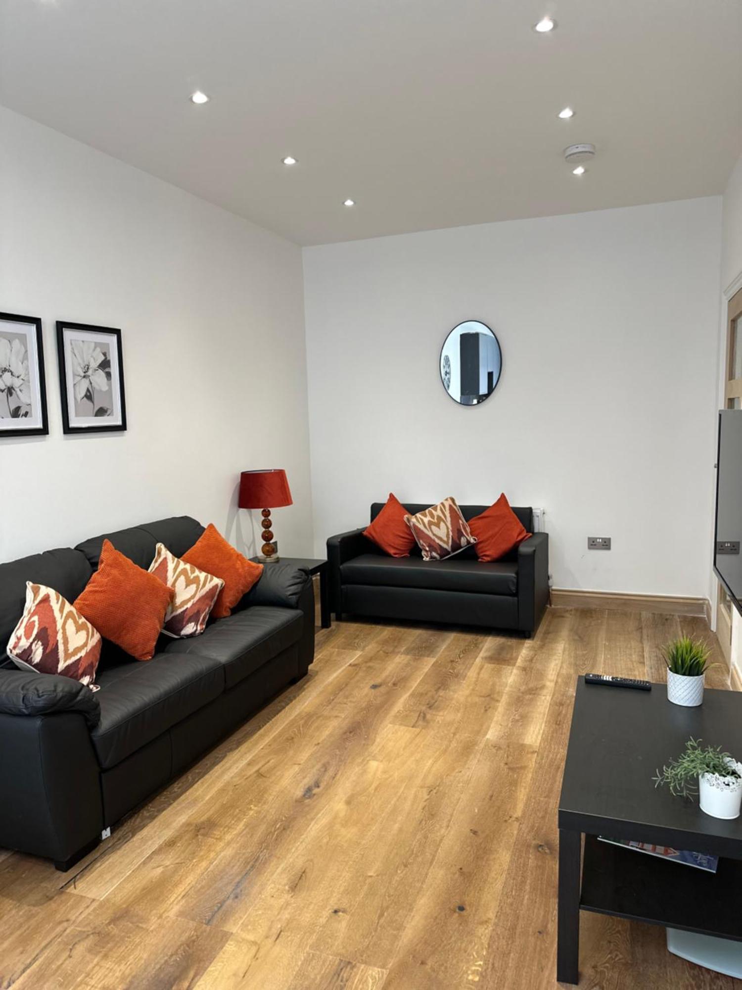 Cornwall - The Duke And Duchess Apartment London
