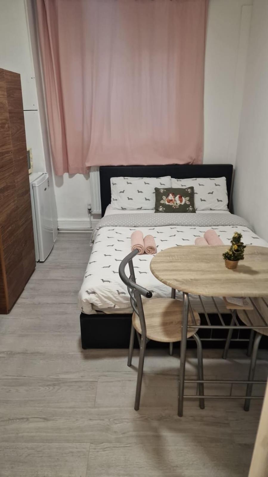Homey Flat In Heart Of Appartement Londen