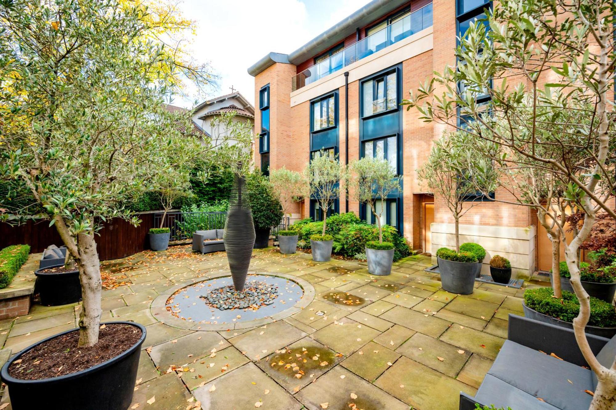 Arcore Premium Primrose Hill *