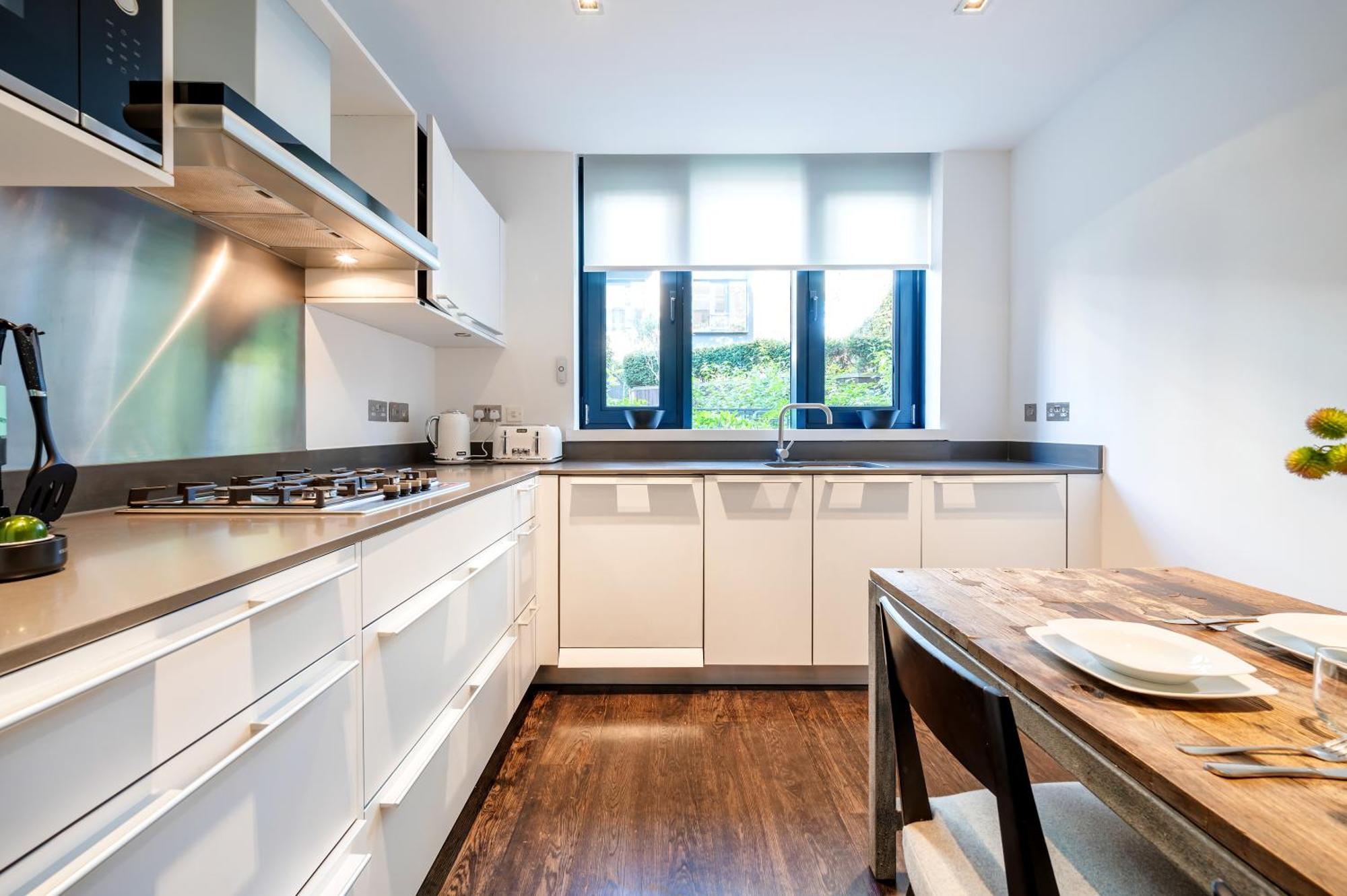 Arcore Premium Primrose Hill Apartment