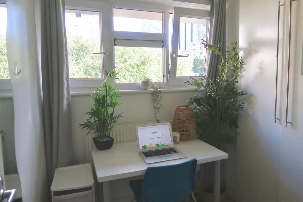 Apartamento Chic 4-bed In Trendy Clerkenwell W Balcony And Walking Distance To Tube Londres