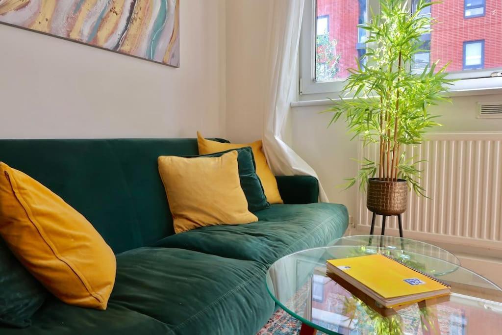 Apartamento Chic 4-bed In Trendy Clerkenwell W Balcony And Walking Distance To Tube Londres