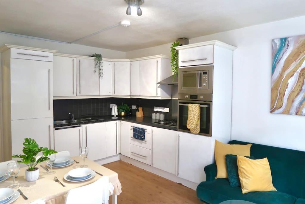 Chic 4-bed In Trendy Clerkenwell W Balcony And Walking Distance To Tube Londres
