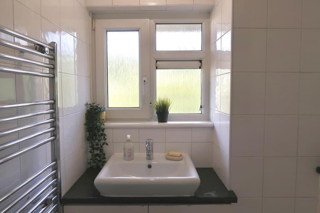 Chic 4-bed In Trendy Clerkenwell W Balcony And Walking Distance To Tube * Londres