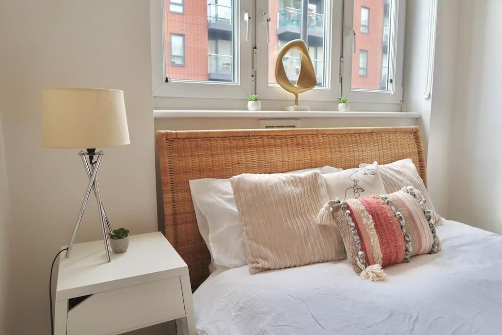 Apartamento Chic 4-bed In Trendy Clerkenwell W Balcony And Walking Distance To Tube *