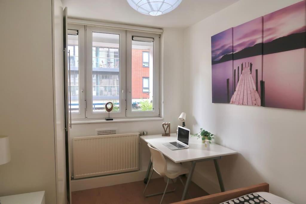 Chic 4-bed In Trendy Clerkenwell W Balcony And Walking Distance To Tube Apartamento Londres