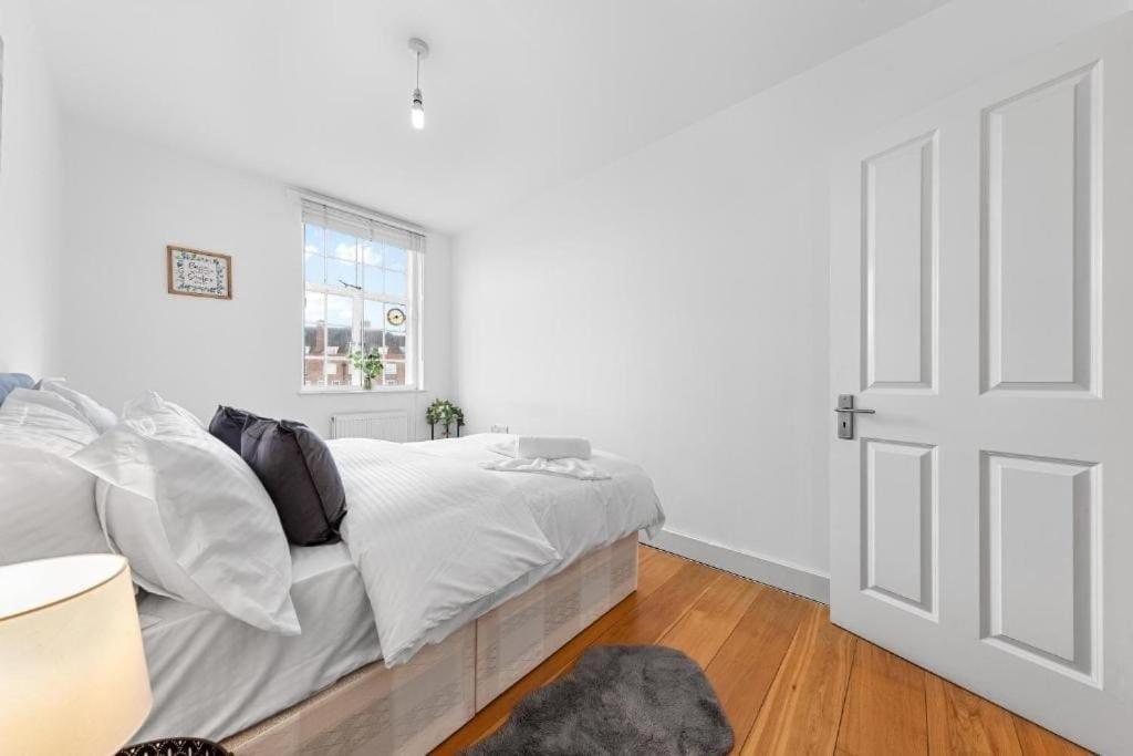 Modern 2 Bed 2 Bathroom Clapham Appartement Londen
