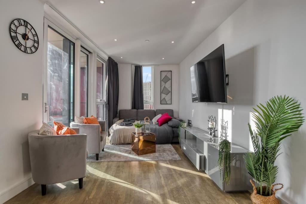 Apartment 2 Bed & 2 Bath Next To Nine Elms Station - Zone 1 London