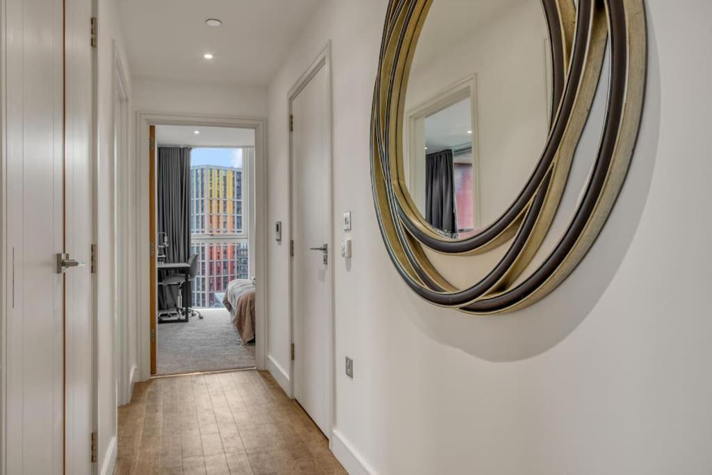 2 Bed & 2 Bath Next To Nine Elms Station - Zone 1
