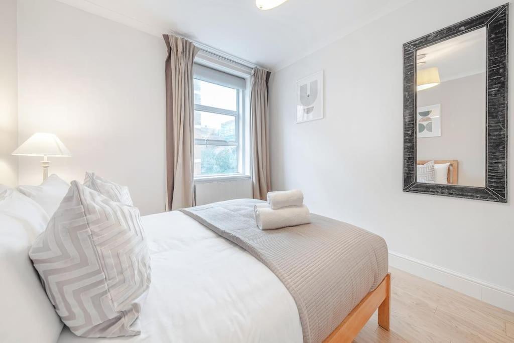 Stunning Oxford Street's Apartment London