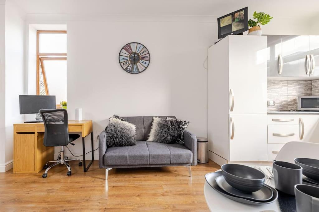 Apartment Luxury Near Canning Town- Free Parking
