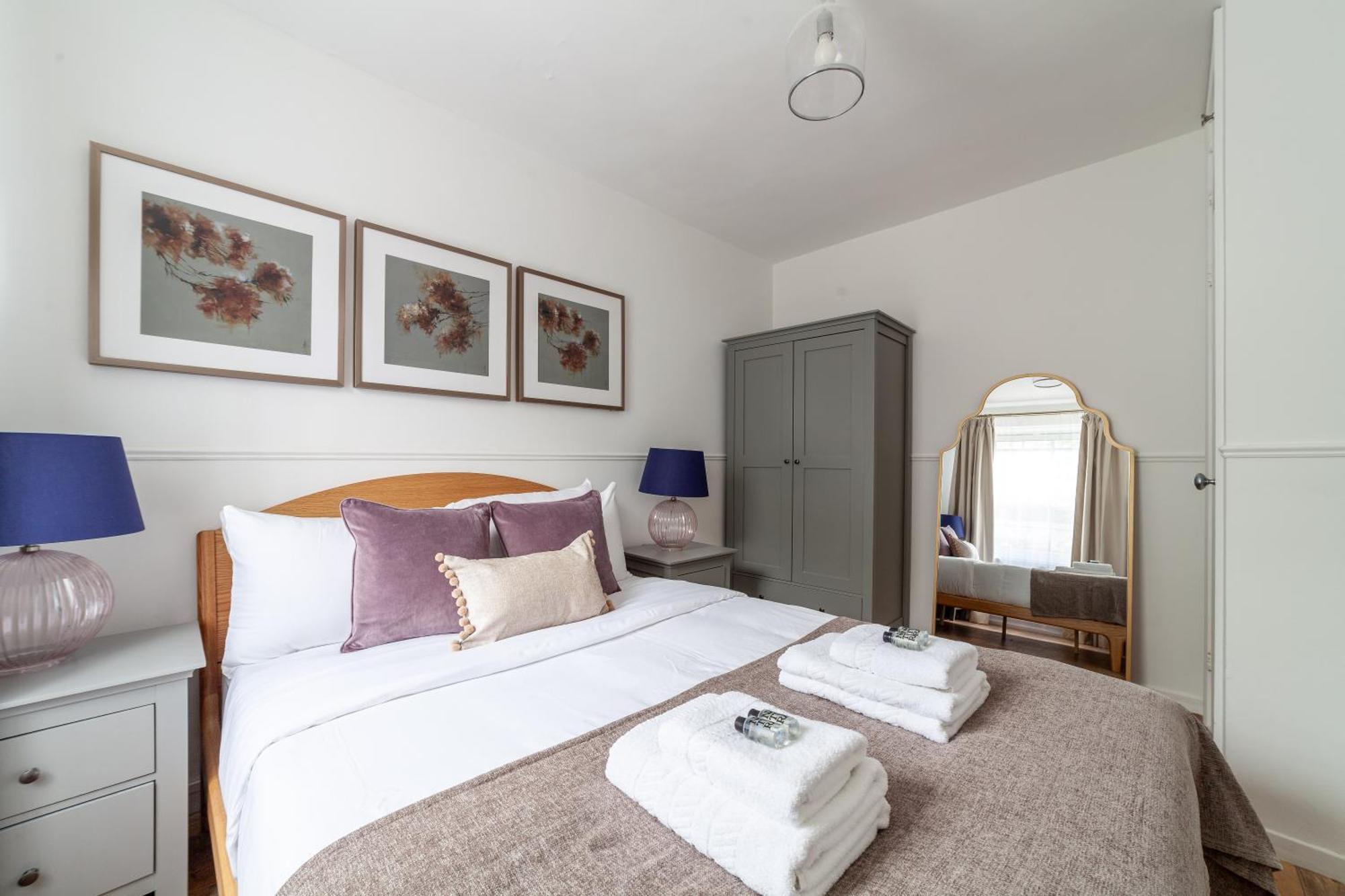Comfortable Welcoming 3br House Wbalcony, South Apartment *