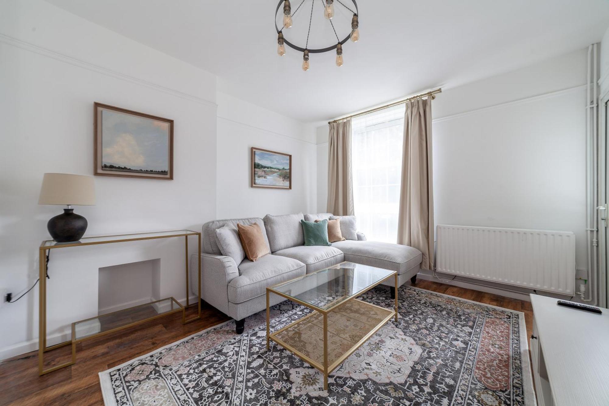 Apartment Comfortable Welcoming 3br House Wbalcony, South