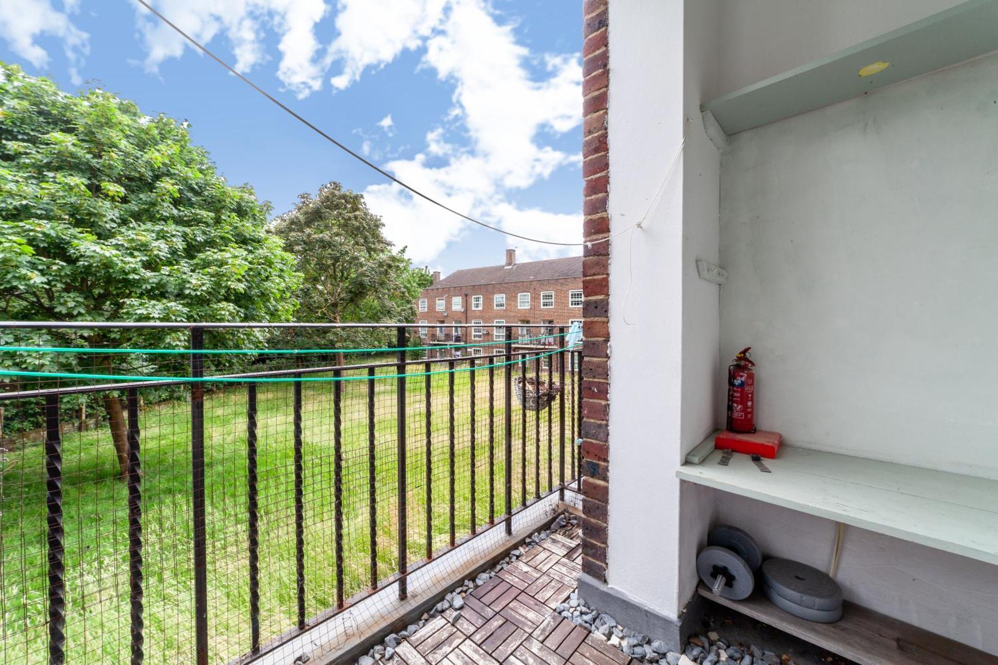 Apartment Comfortable Welcoming 3br House Wbalcony, South