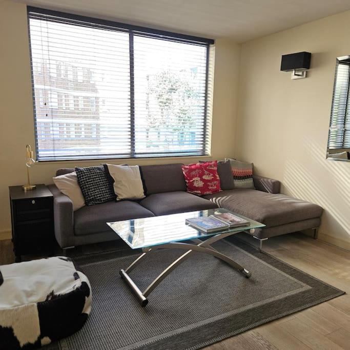 Apartment Spacious Two Bedroom In South Kensington
