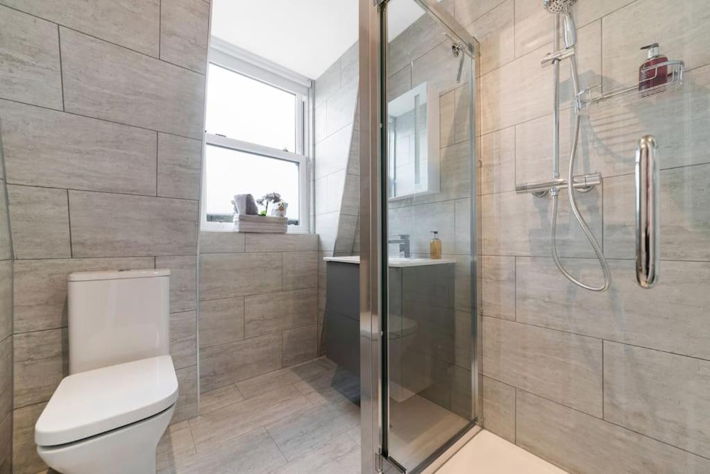 Stunning Double Within A Loft Space London