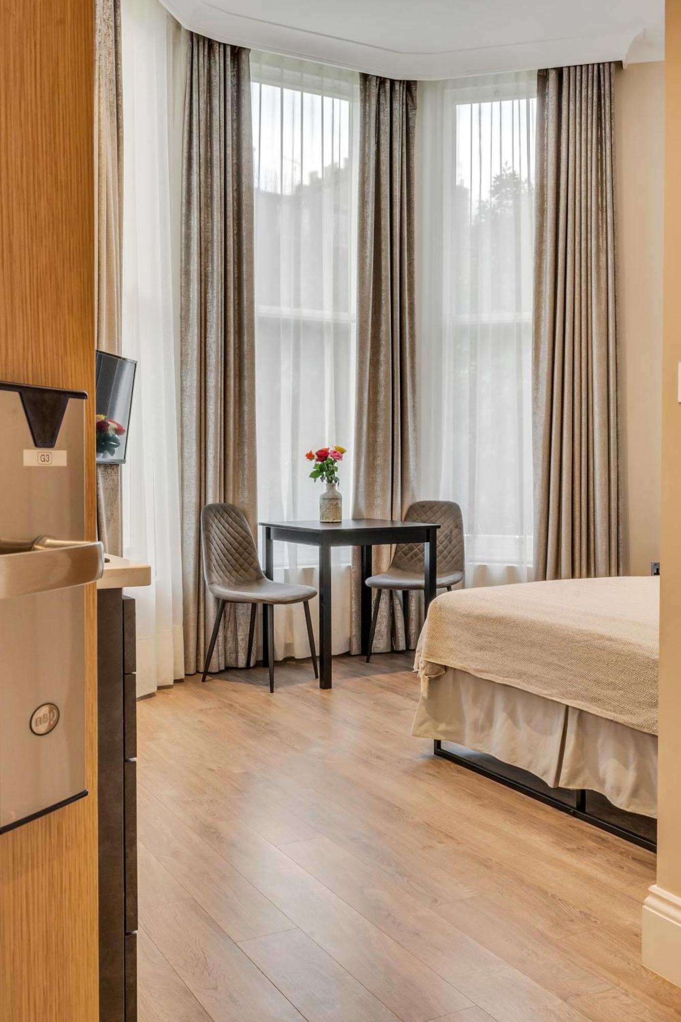 Redcliffe Gardens Apartment *