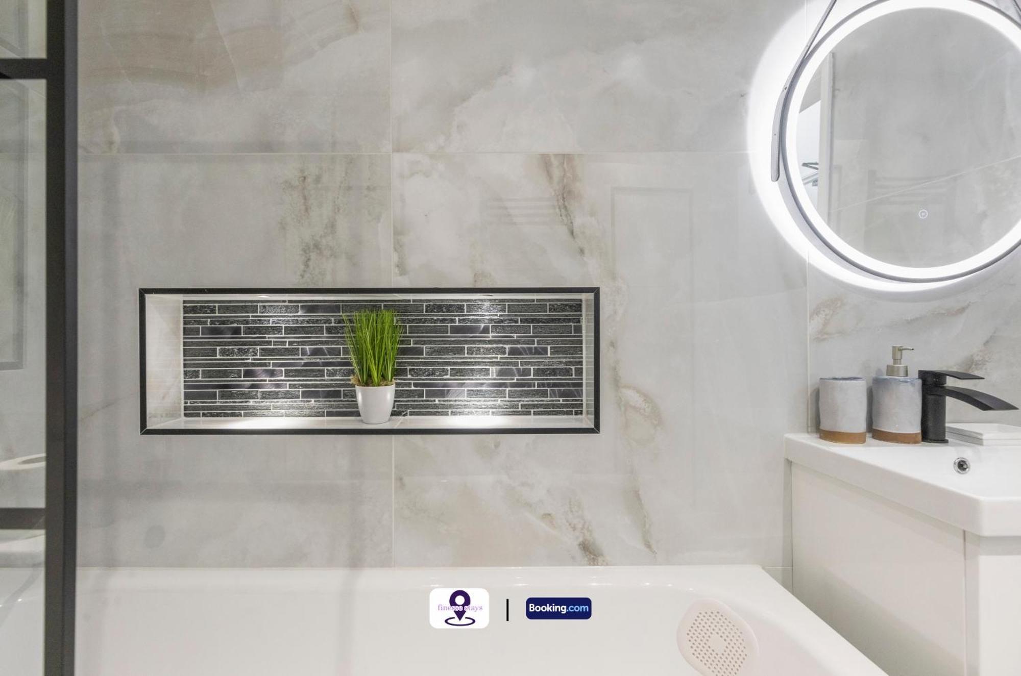 Apartment Last-minute Grab ! Limited Time L Exclusive On 2 Bedroom, High Spec Luxury Flat By Finesse Short Lets & Serviced With Free Wifi *