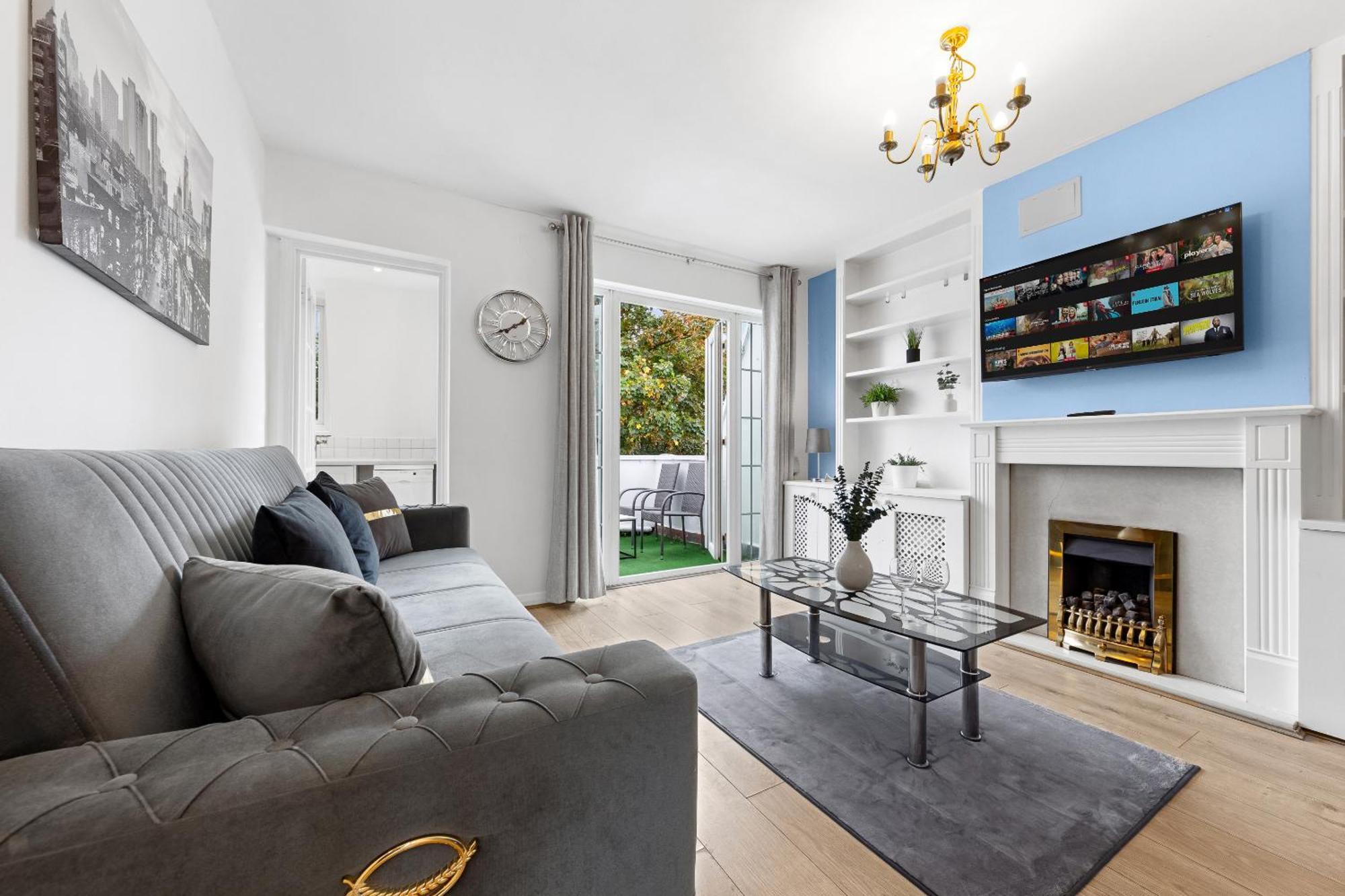 Leilighet Newly Renovated Kensington 2 Bedroom With Balcony Near Harrods Sleeps 6, 2 Min Walk From Station *