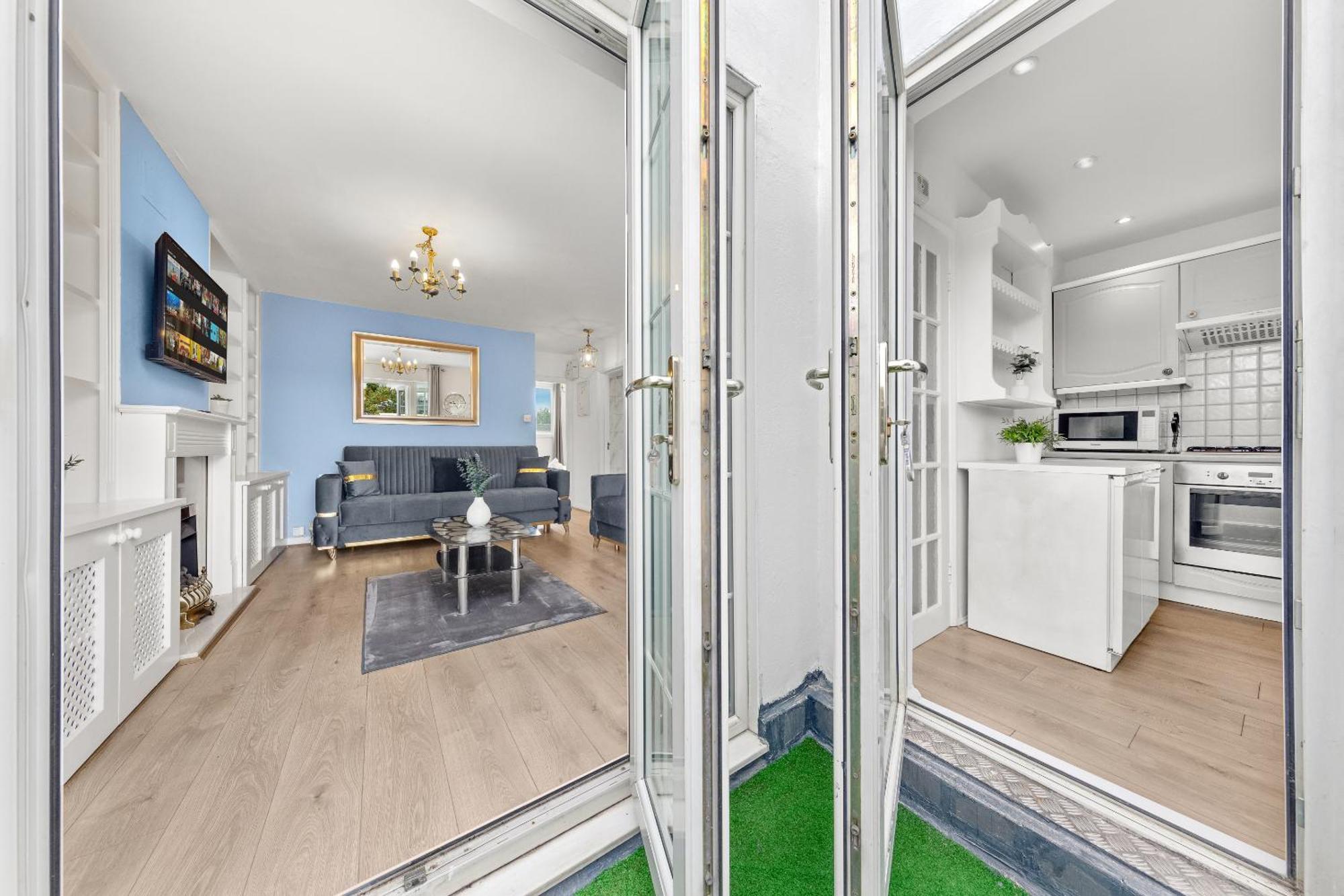 Leilighet Newly Renovated Kensington 2 Bedroom With Balcony Near Harrods Sleeps 6, 2 Min Walk From Station London