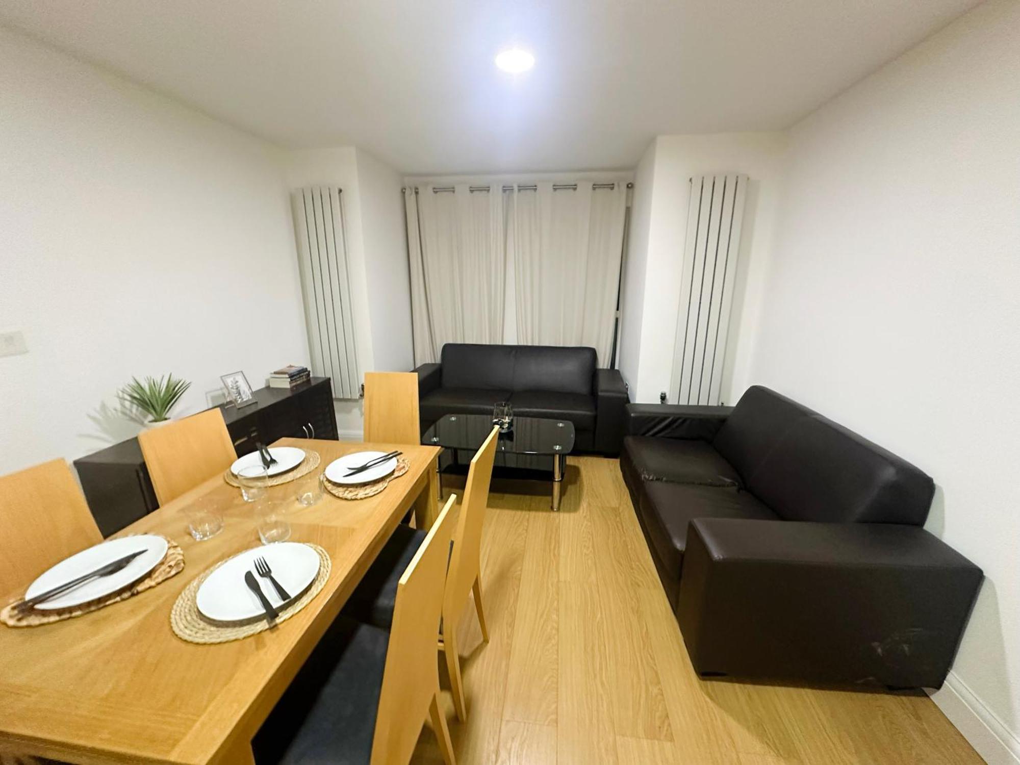 Juniper Alexandra Palace Serviced Apartments, By Edens Apartment *