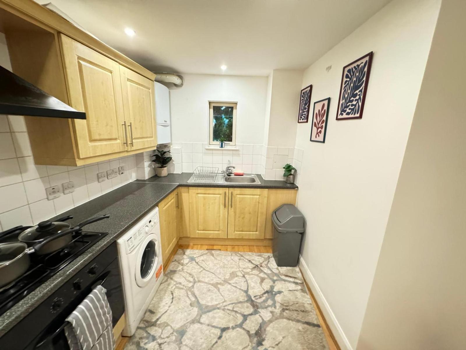 Affordable Family In Kilburn Apartment London