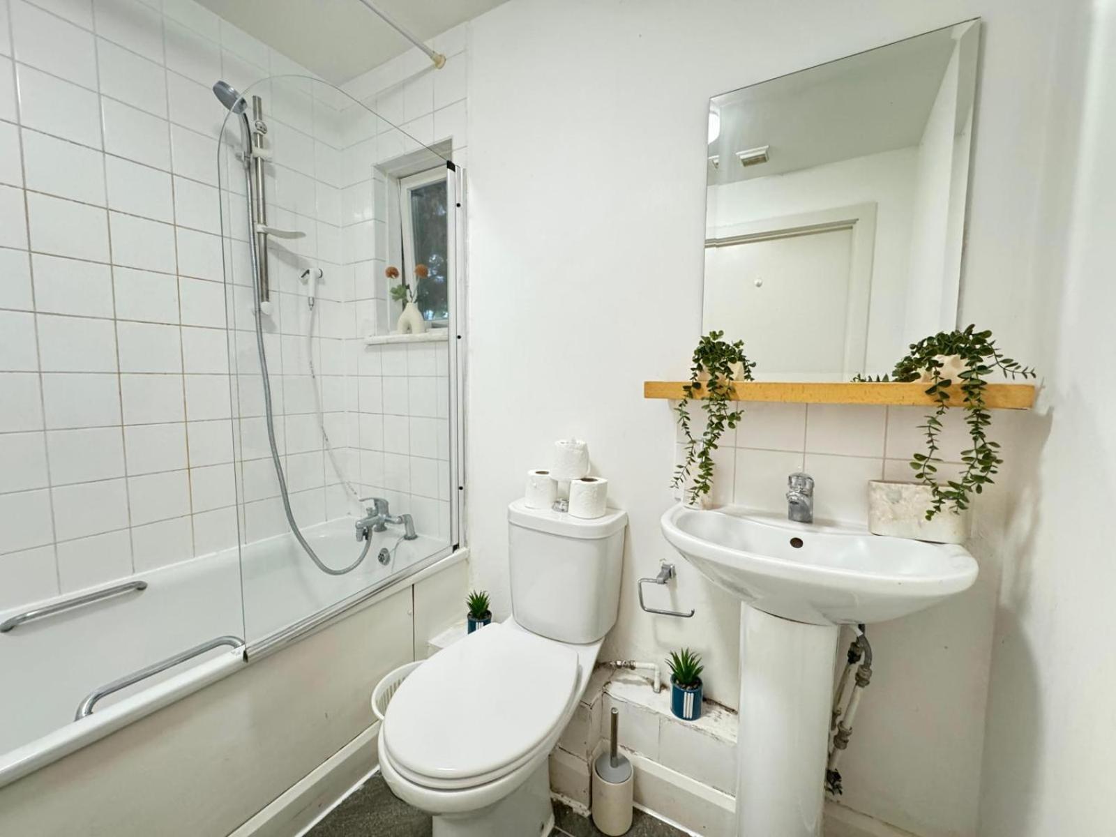 Affordable Family In Kilburn Apartment