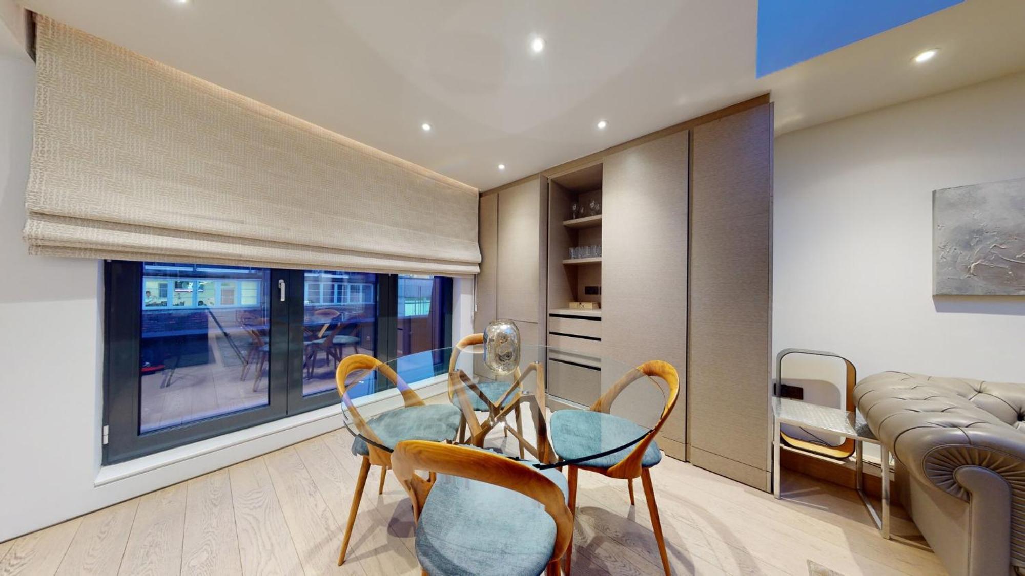 Large New York Style Loft Soho Apartment *